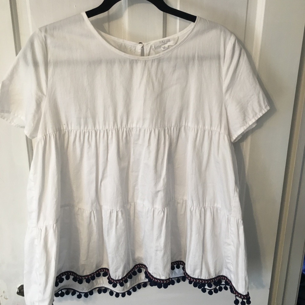 White Pom Pom Top!